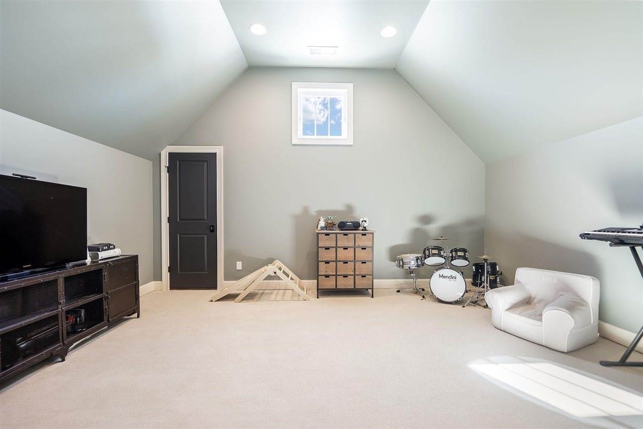 916 Drakes Ridge Lane, Bowling Green, KY 42103