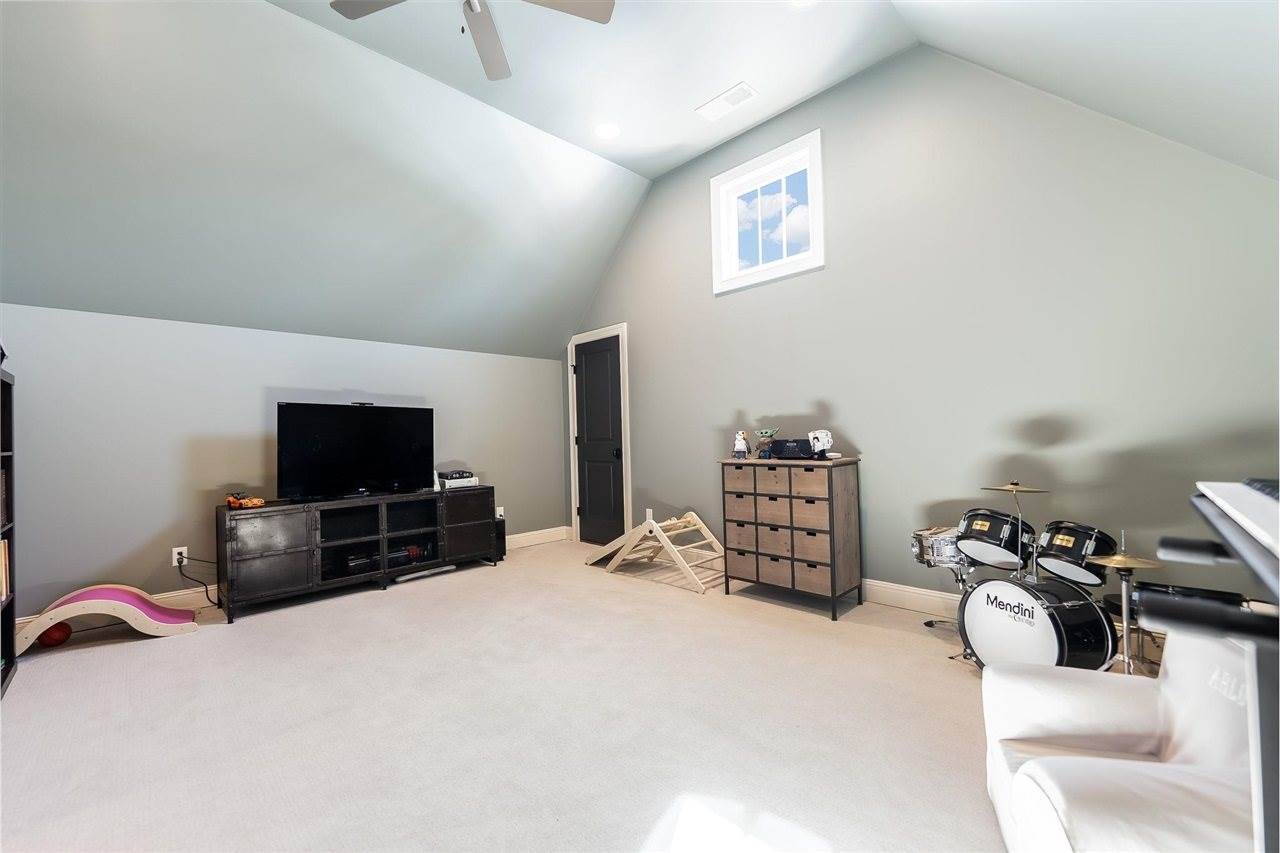 916 Drakes Ridge Lane, Bowling Green, KY 42103