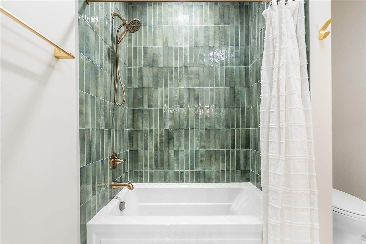 916 Drakes Ridge Lane, Bowling Green, KY 42103