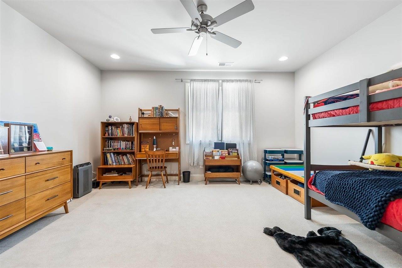 916 Drakes Ridge Lane, Bowling Green, KY 42103