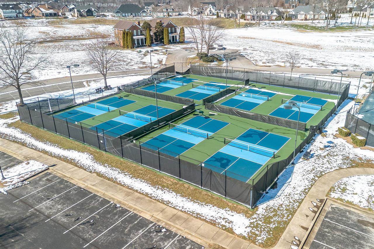 916 Drakes Ridge Lane, Bowling Green, KY 42103