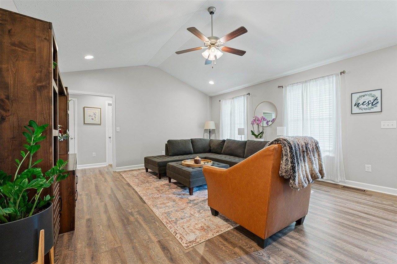 6835 Penns Chapel Road, Bowling Green, KY 42101