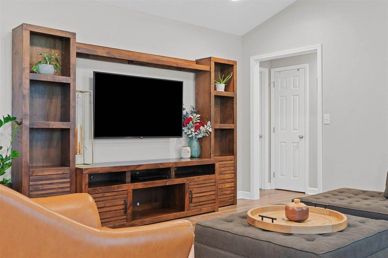 6835 Penns Chapel Road, Bowling Green, KY 42101