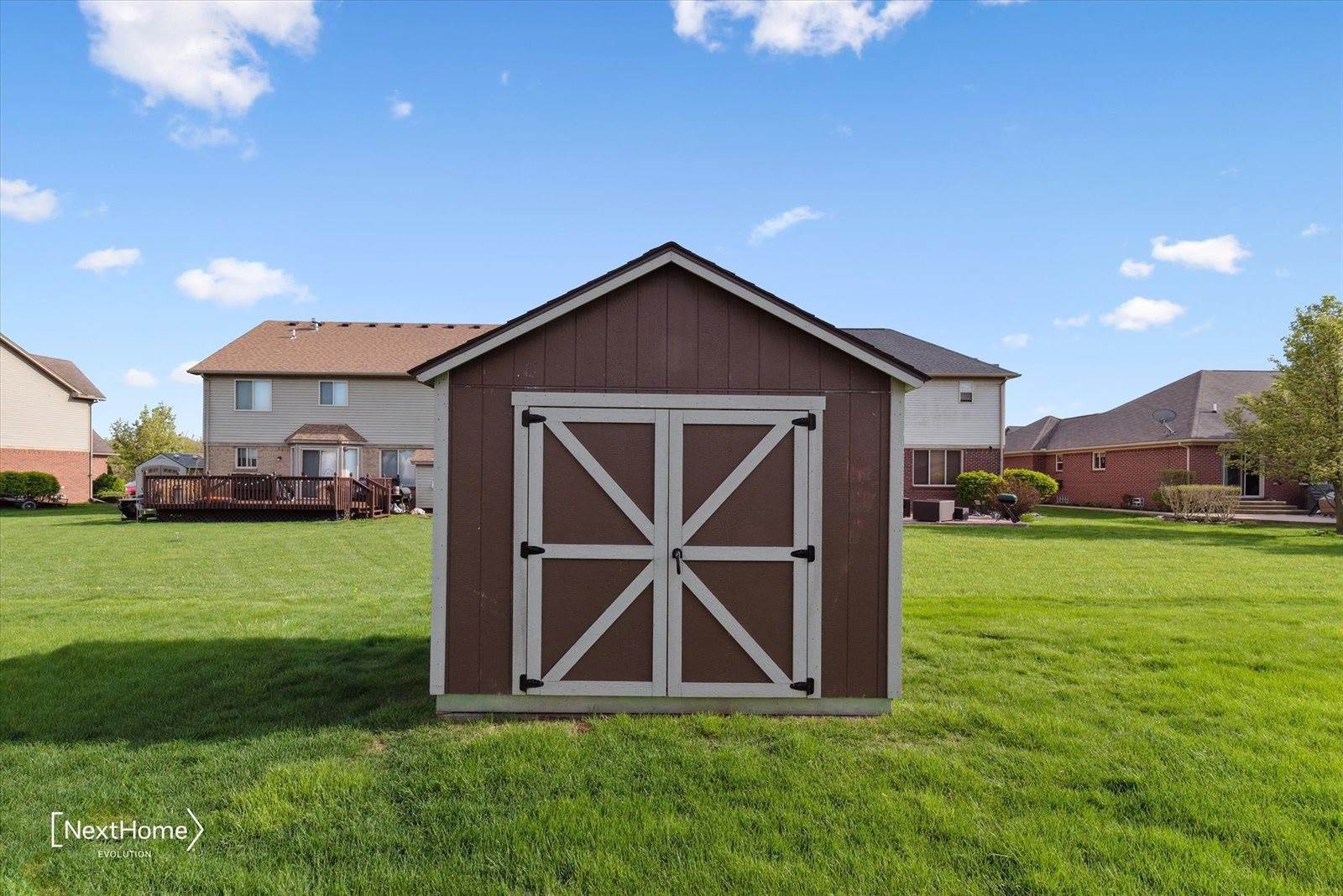 16957 Sunflower Drive, BrownstownCharterTownship_Wayne, MI 48173