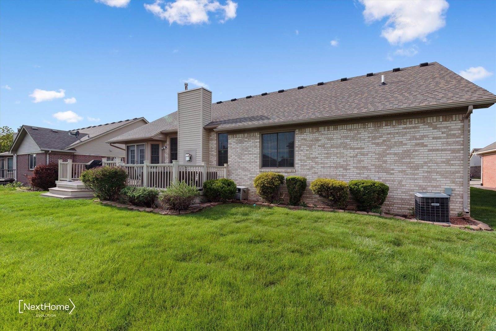 16957 Sunflower Drive, BrownstownCharterTownship_Wayne, MI 48173