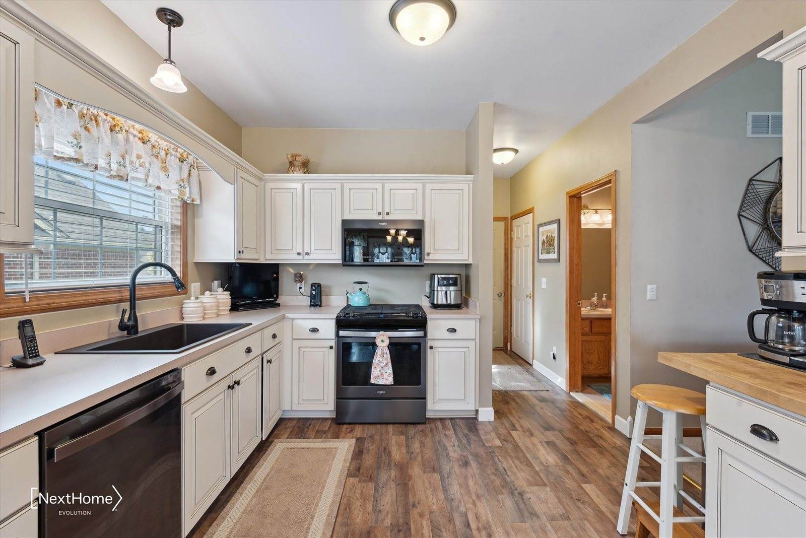 16957 Sunflower Drive, BrownstownCharterTownship_Wayne, MI 48173