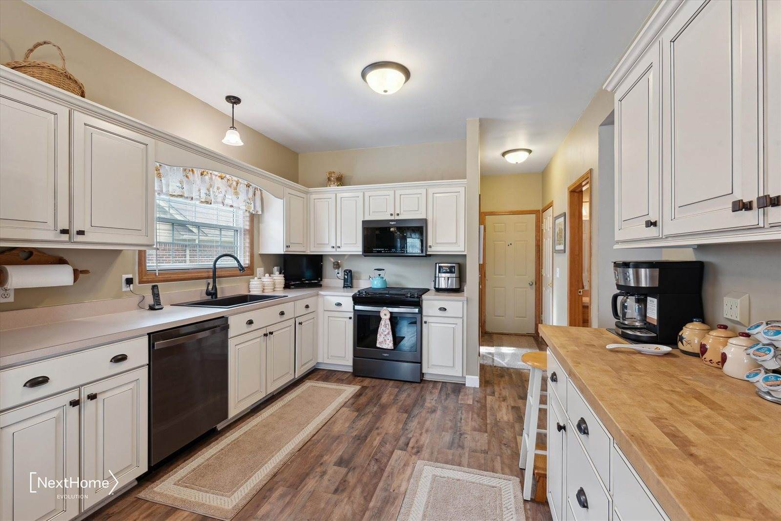 16957 Sunflower Drive, BrownstownCharterTownship_Wayne, MI 48173