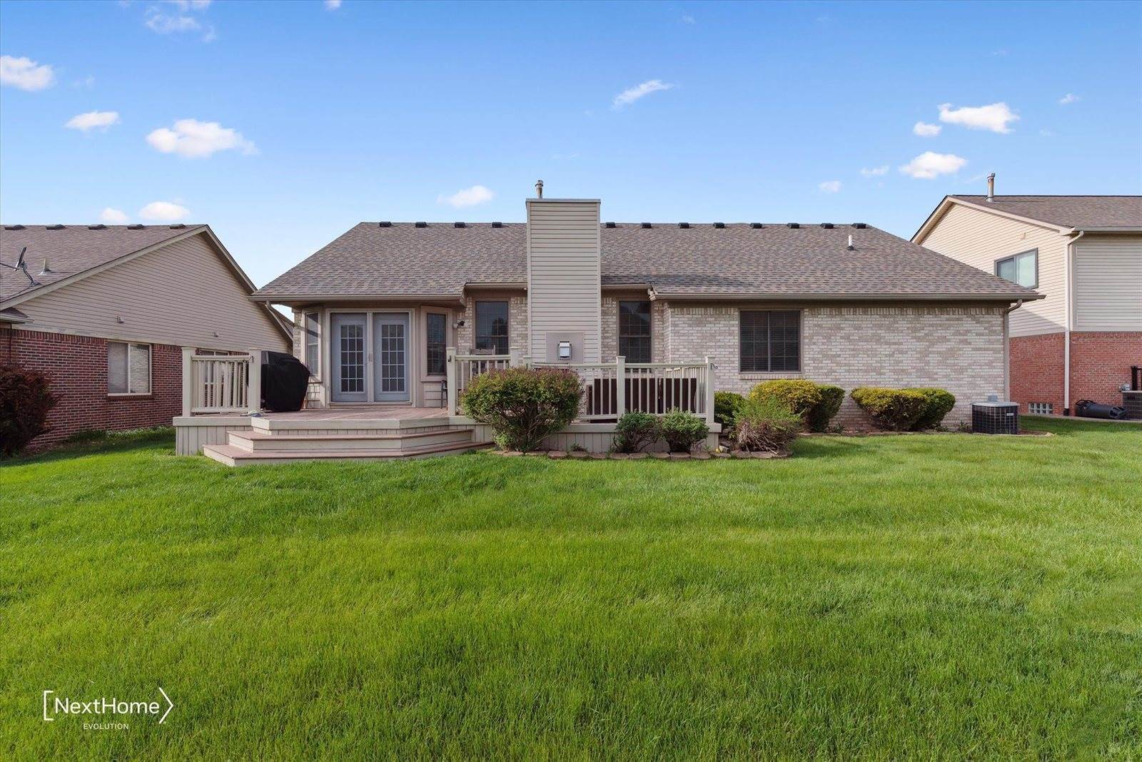 16957 Sunflower Drive, BrownstownCharterTownship_Wayne, MI 48173