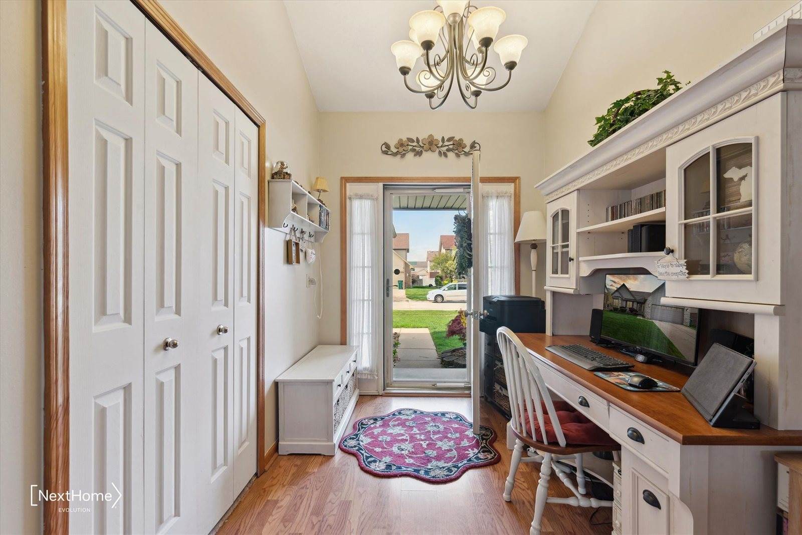 16957 Sunflower Drive, BrownstownCharterTownship_Wayne, MI 48173