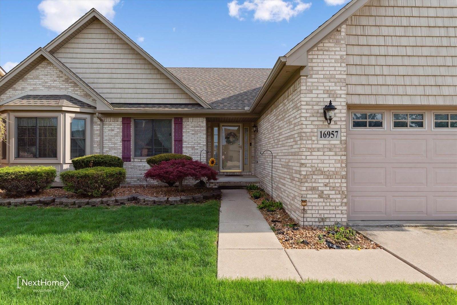 16957 Sunflower Drive, BrownstownCharterTownship_Wayne, MI 48173