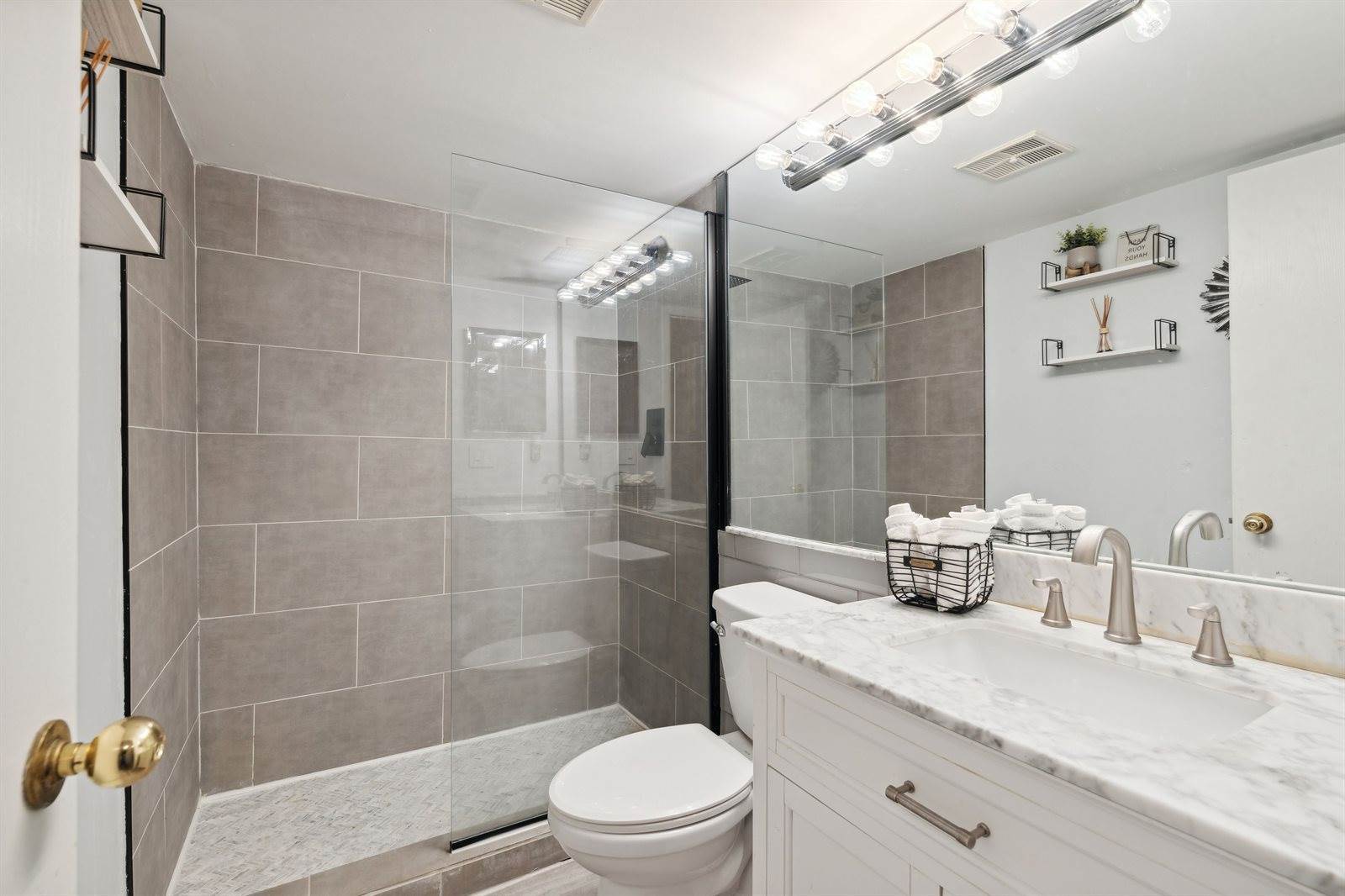 9601 Bayview Drive, #301, YpsilantiCharterTownship_Washtenaw, MI 48197