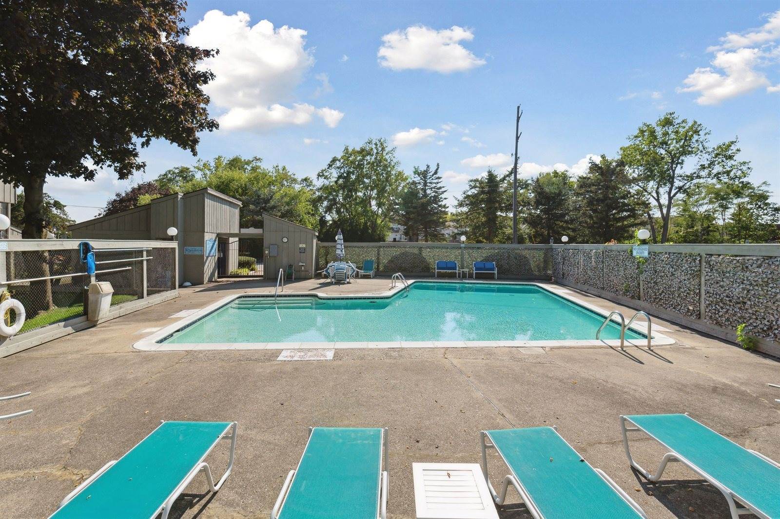 9601 Bayview Drive, #301, YpsilantiCharterTownship_Washtenaw, MI 48197