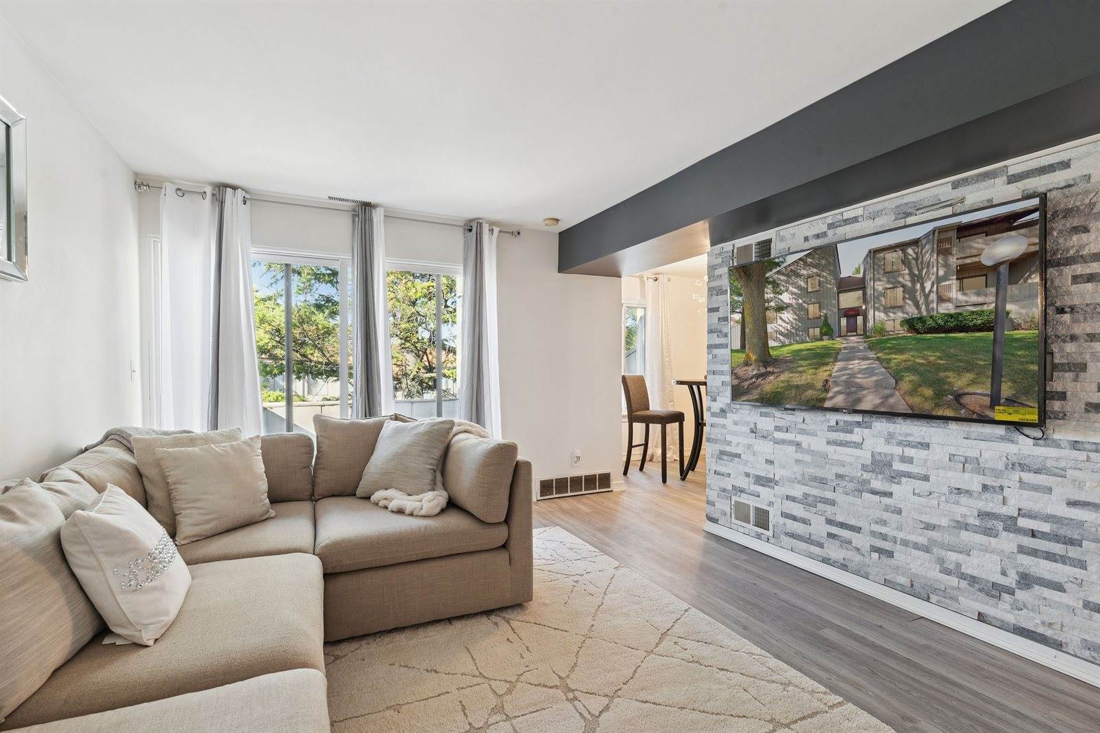 9601 Bayview Drive, #301, YpsilantiCharterTownship_Washtenaw, MI 48197