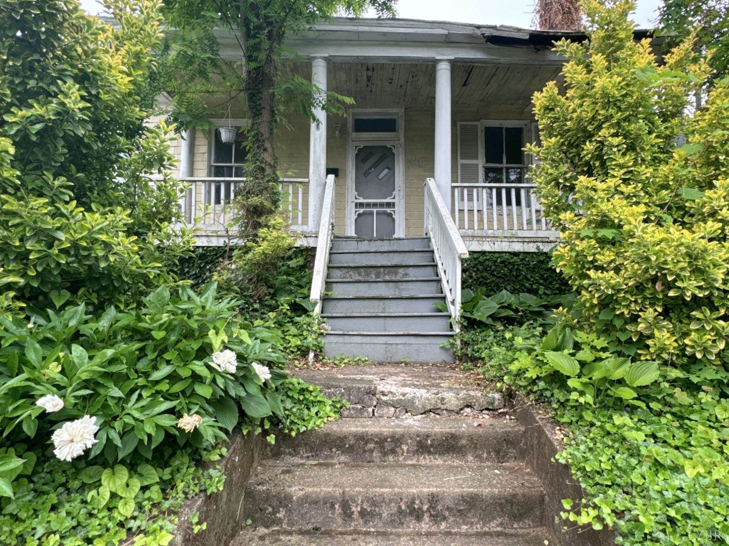 1001 Jackson Street, Lynchburg, VA 24504