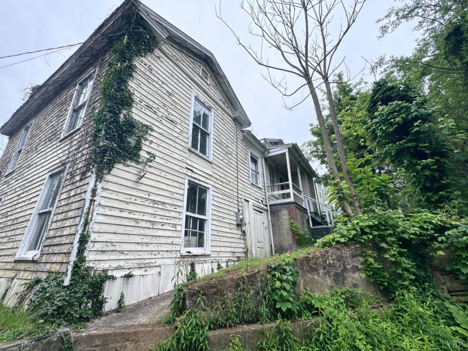 1001 Jackson Street, Lynchburg, VA 24504