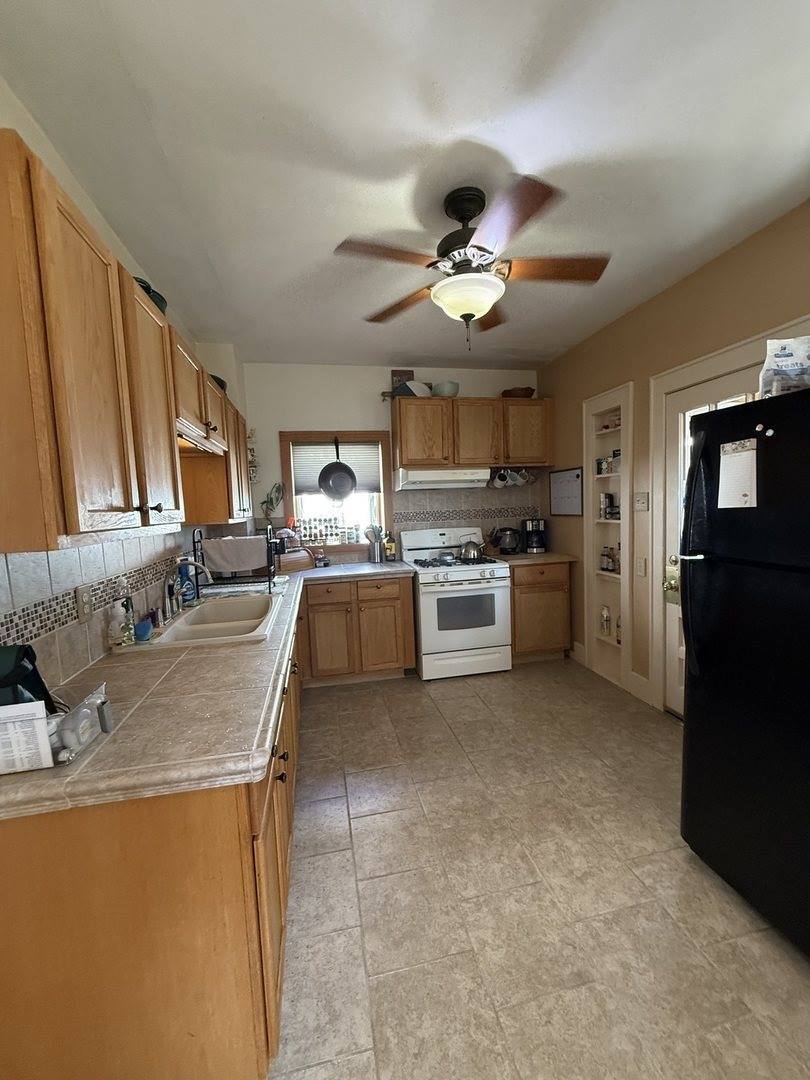 845 West Avon Street, Freeport, IL 61032