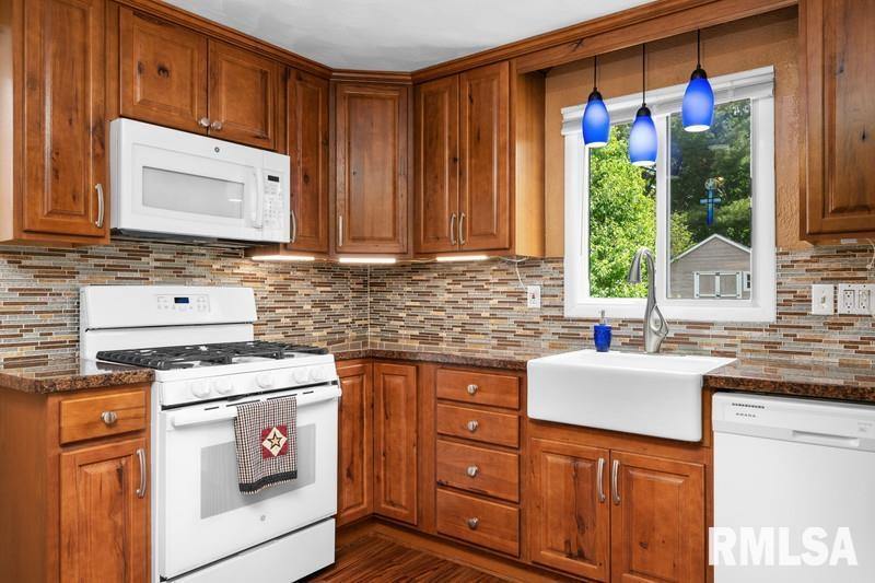 824 South State Street, Geneseo, IL 61254