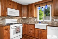 824 South State Street, Geneseo, IL 61254