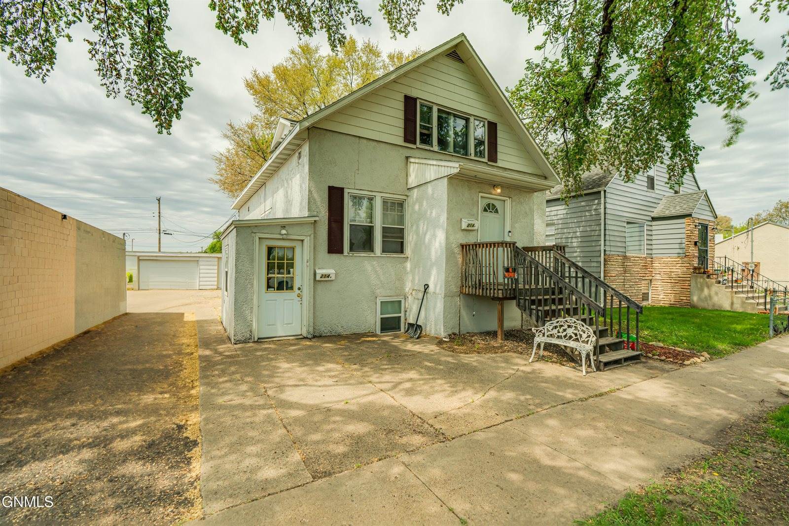 214 16th Street, Bismarck, ND 58501