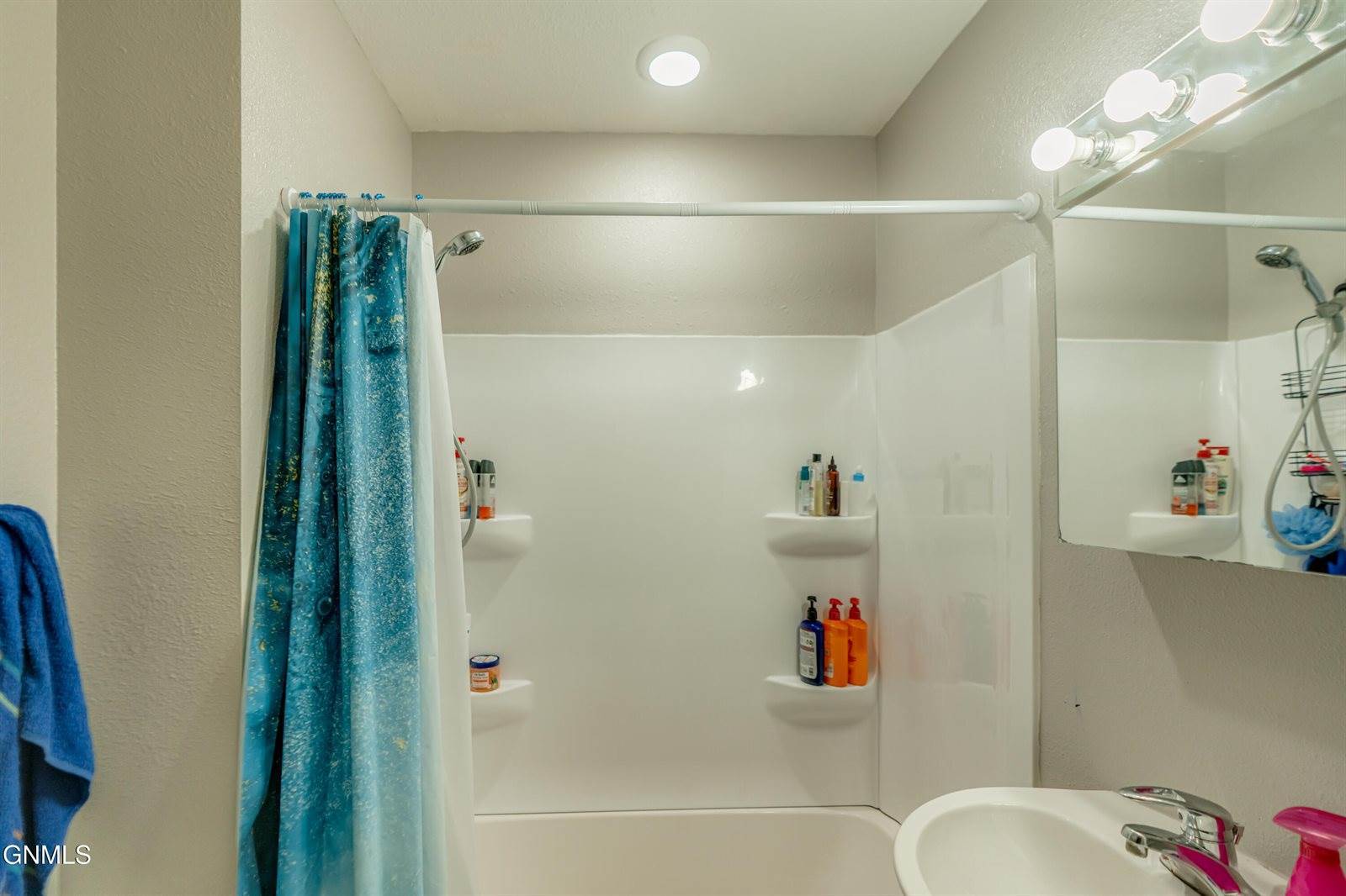 214 16th Street, Bismarck, ND 58501