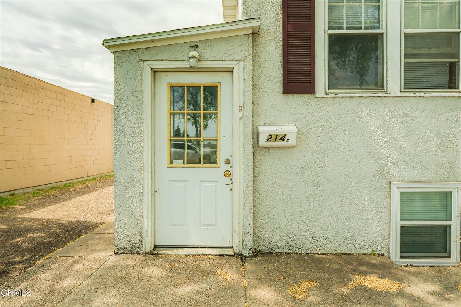 214 16th Street, Bismarck, ND 58501