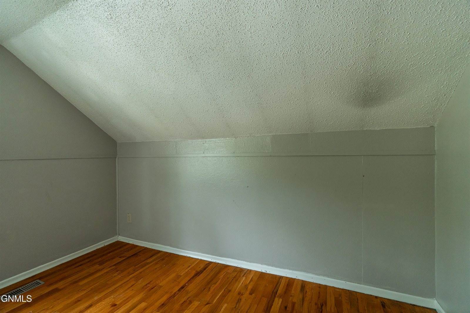 214 16th Street, Bismarck, ND 58501