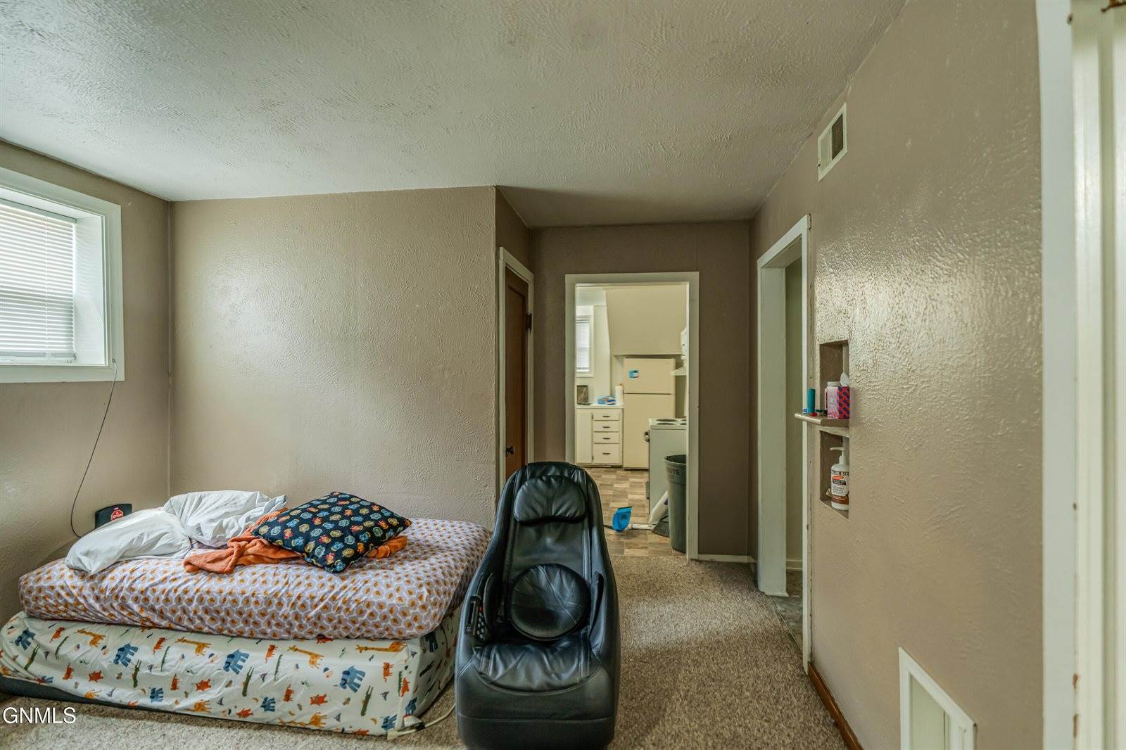 214 16th Street, Bismarck, ND 58501