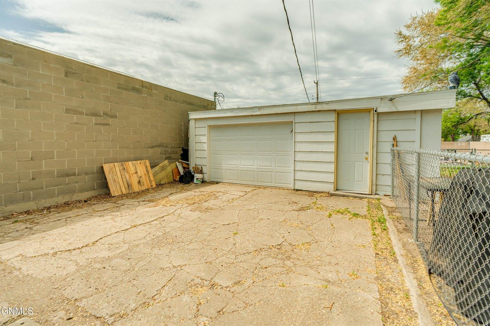 214 16th Street, Bismarck, ND 58501