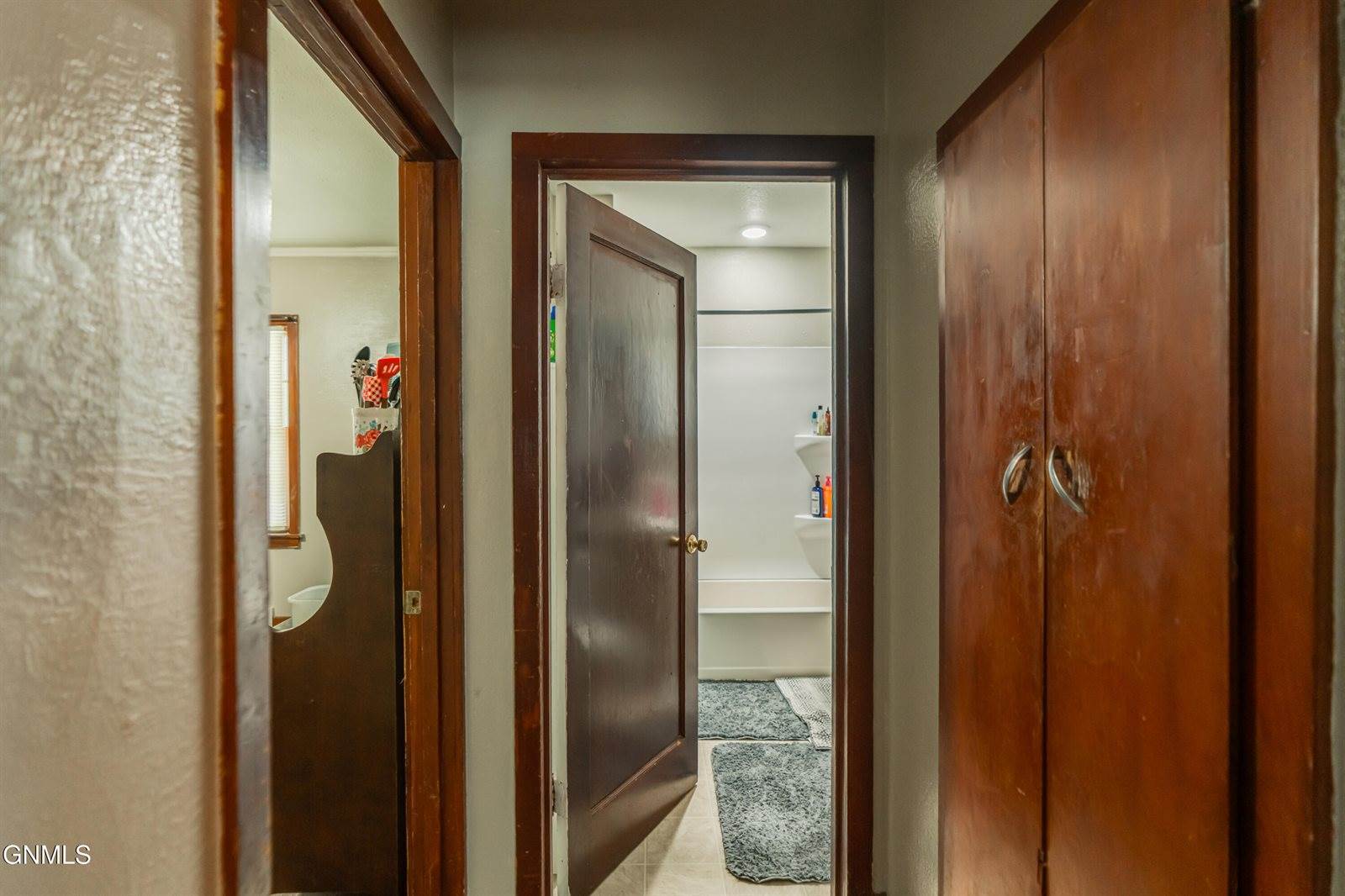 214 16th Street, Bismarck, ND 58501