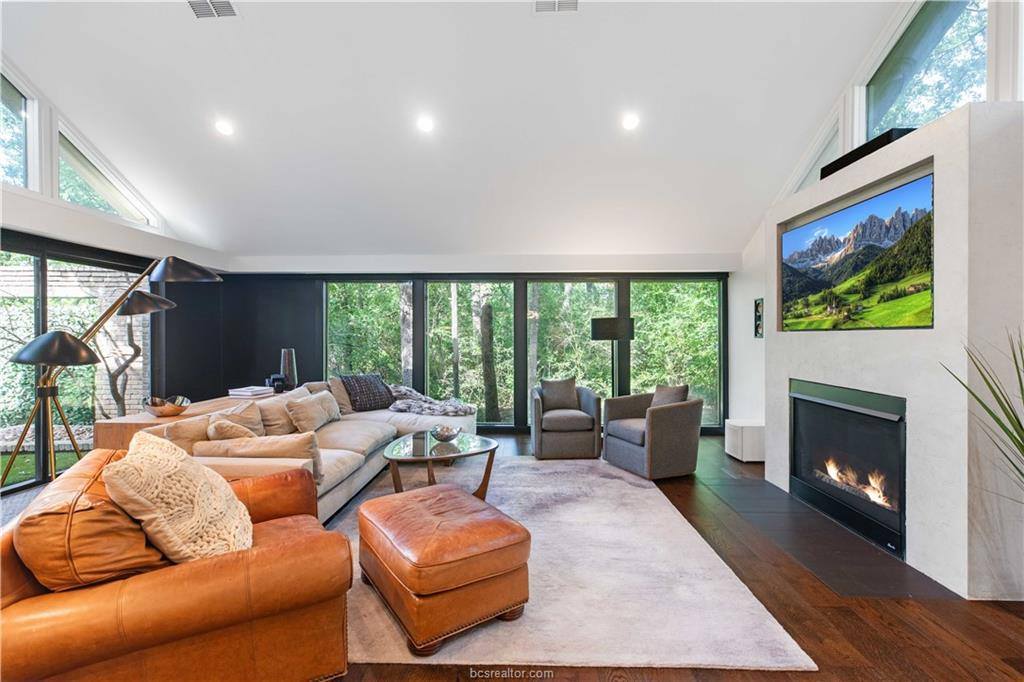 23 Forest Drive, College Station, TX 77840