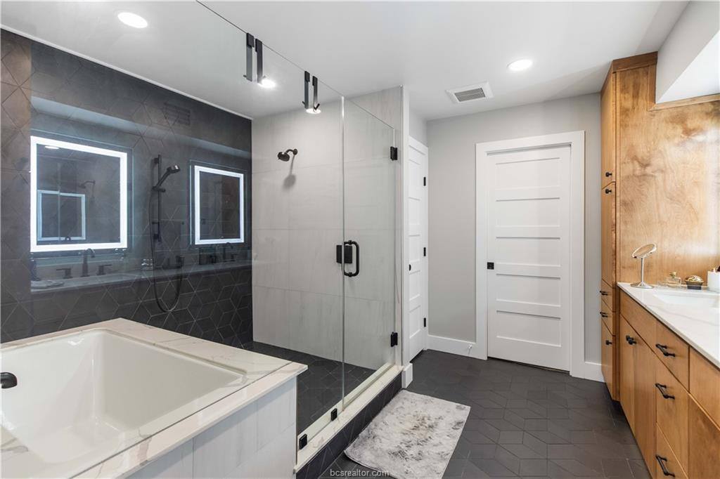 23 Forest Drive, College Station, TX 77840