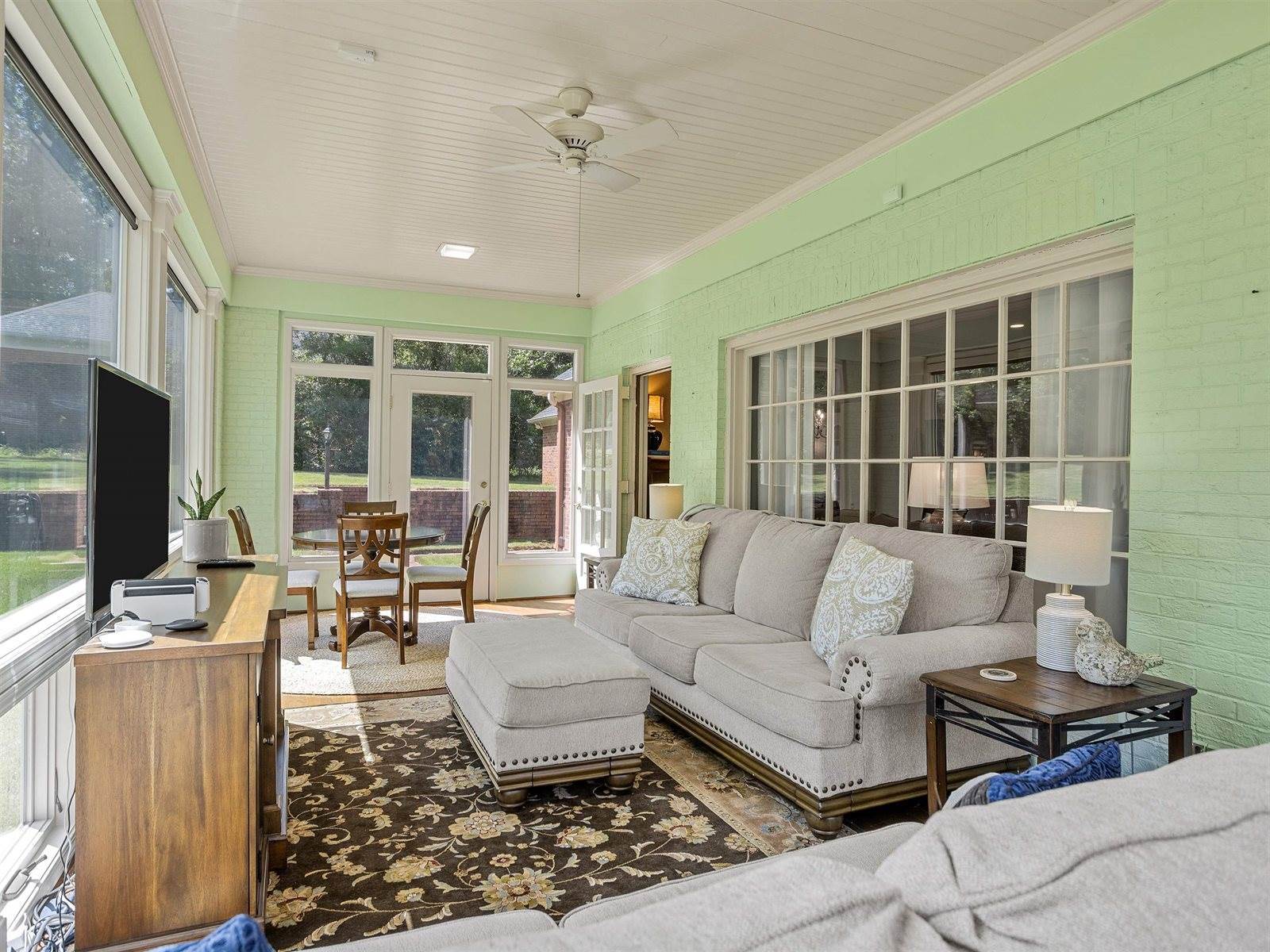 1076 Woodburn Road, Spartanburg, SC 29302