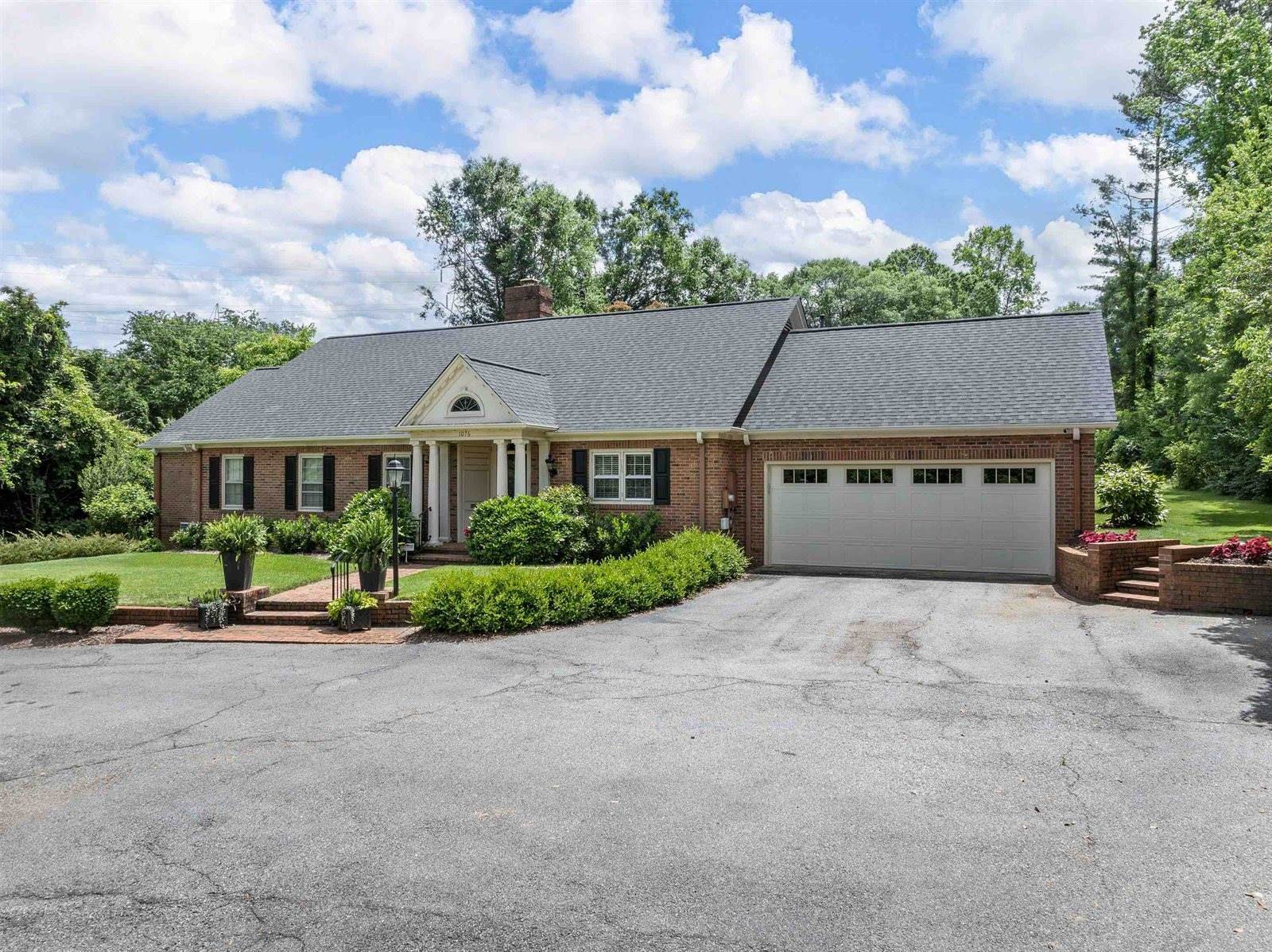 1076 Woodburn Road, Spartanburg, SC 29302