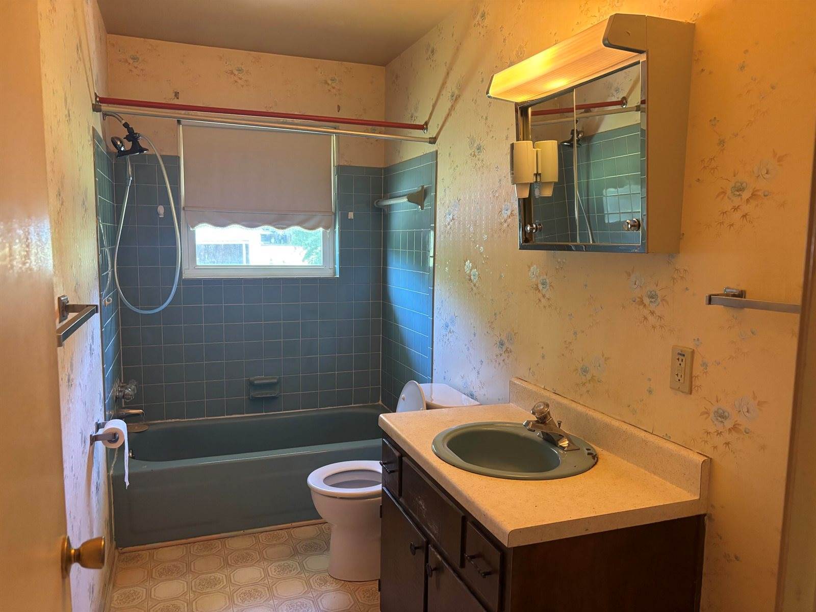 4644 Casper Dr NE, Roanoke, VA 24019