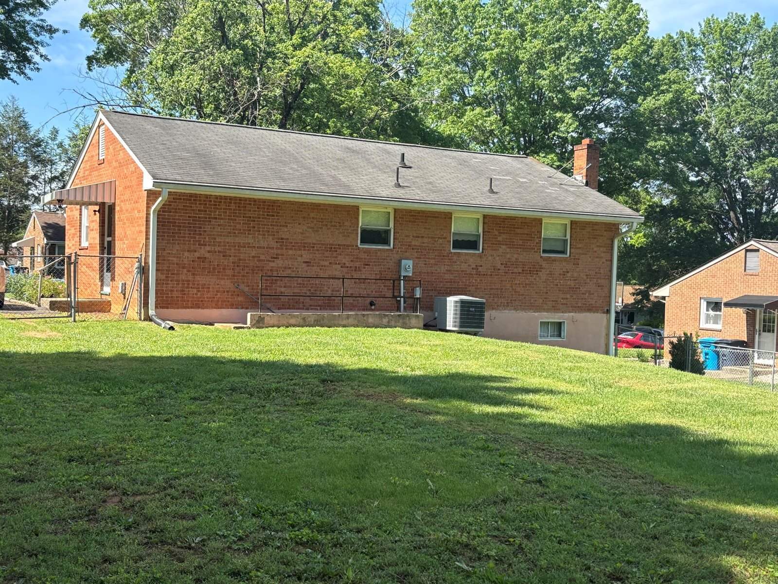 4644 Casper Dr NE, Roanoke, VA 24019