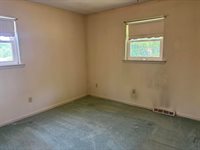 4644 Casper Dr NE, Roanoke, VA 24019