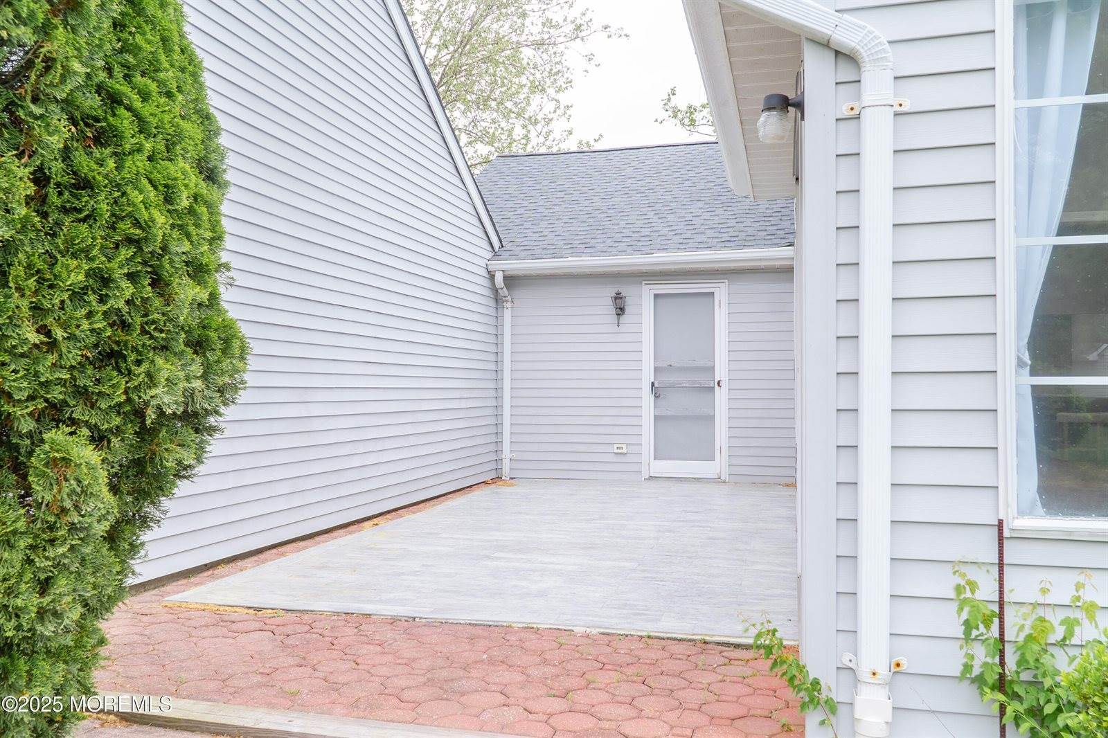 646B Nutley Drive, Monroe, NJ 08831