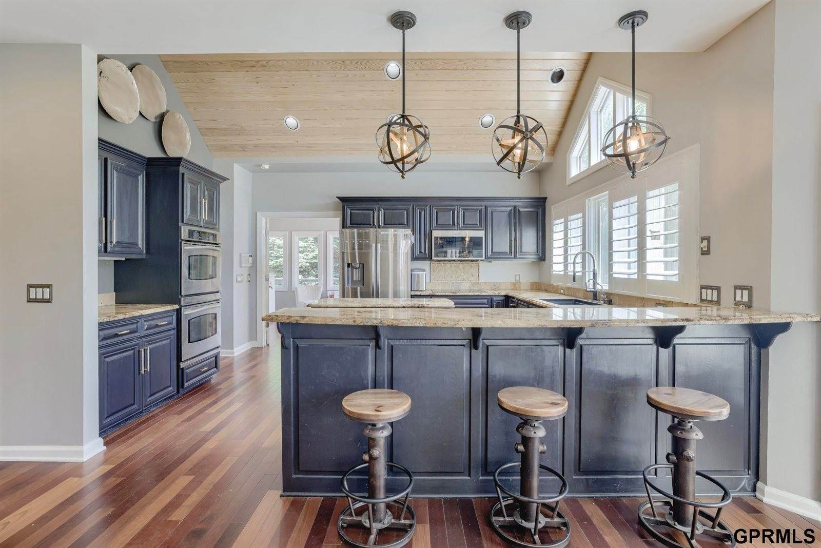 18419 Poppleton Circle, Omaha, NE 68130