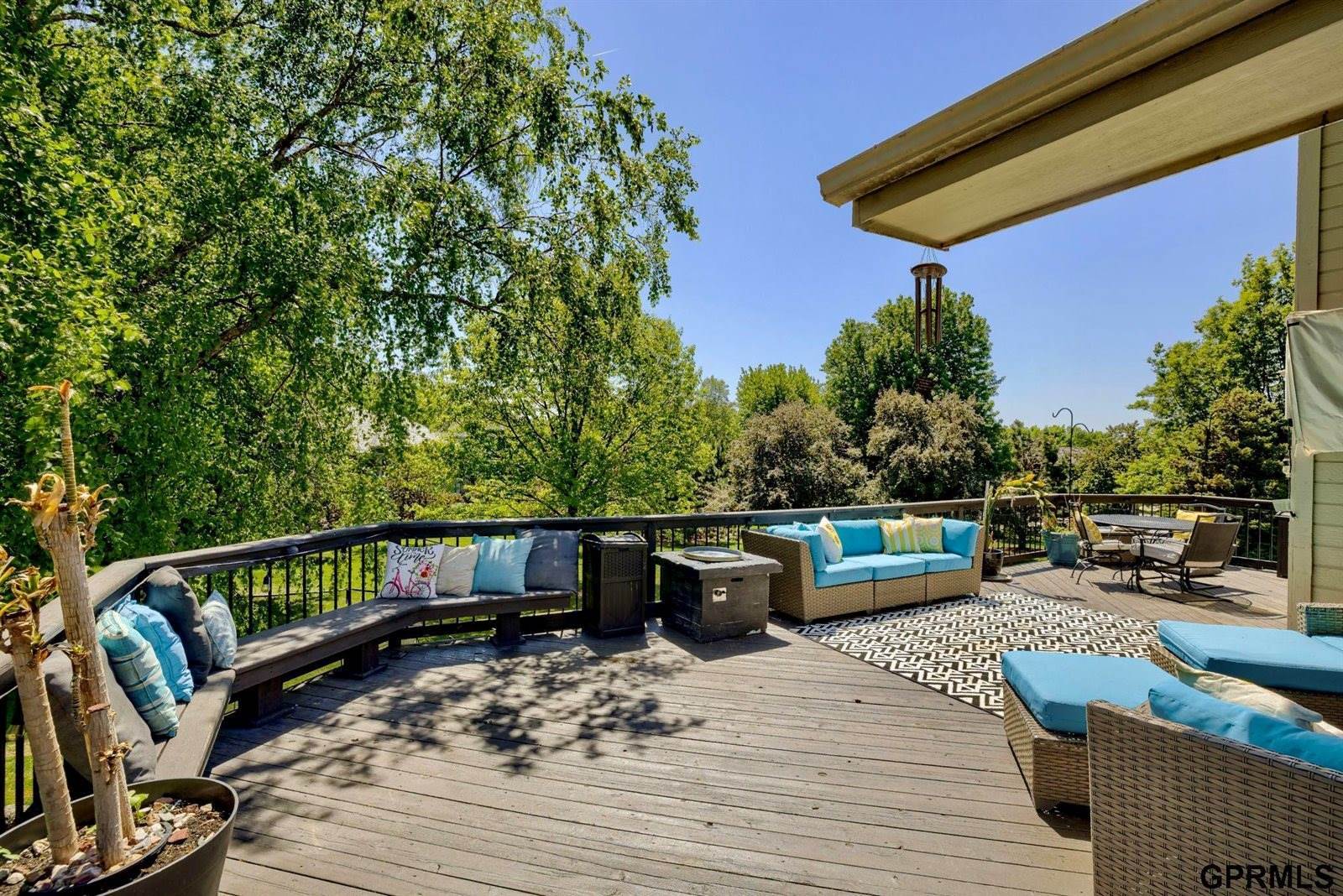 18419 Poppleton Circle, Omaha, NE 68130