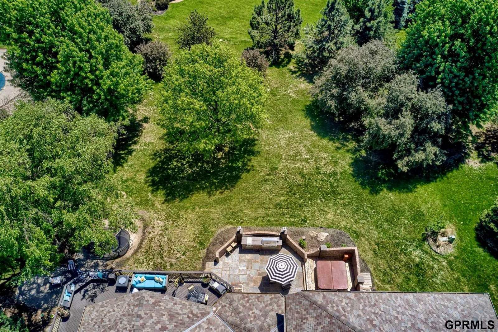 18419 Poppleton Circle, Omaha, NE 68130