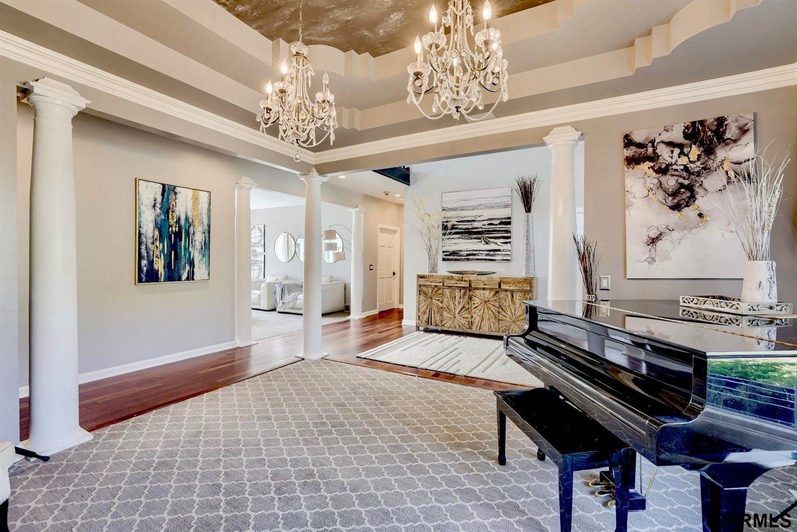 18419 Poppleton Circle, Omaha, NE 68130