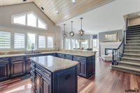 18419 Poppleton Circle, Omaha, NE 68130