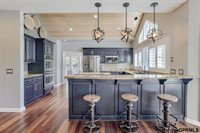 18419 Poppleton Circle, Omaha, NE 68130