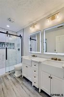 18419 Poppleton Circle, Omaha, NE 68130