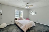 18419 Poppleton Circle, Omaha, NE 68130