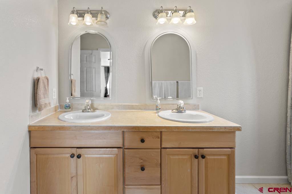 19496 E Road, Delta, CO 81416