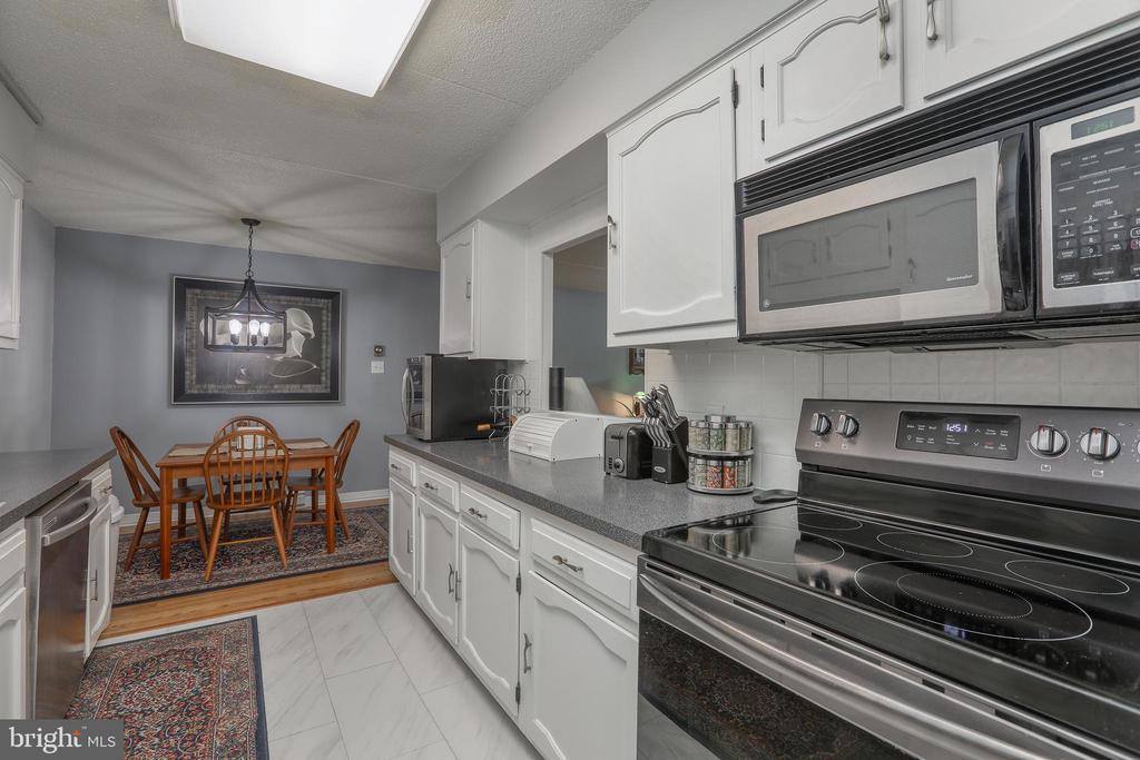 860 Lower Ferry Road, #2C, Ewing, NJ 08628