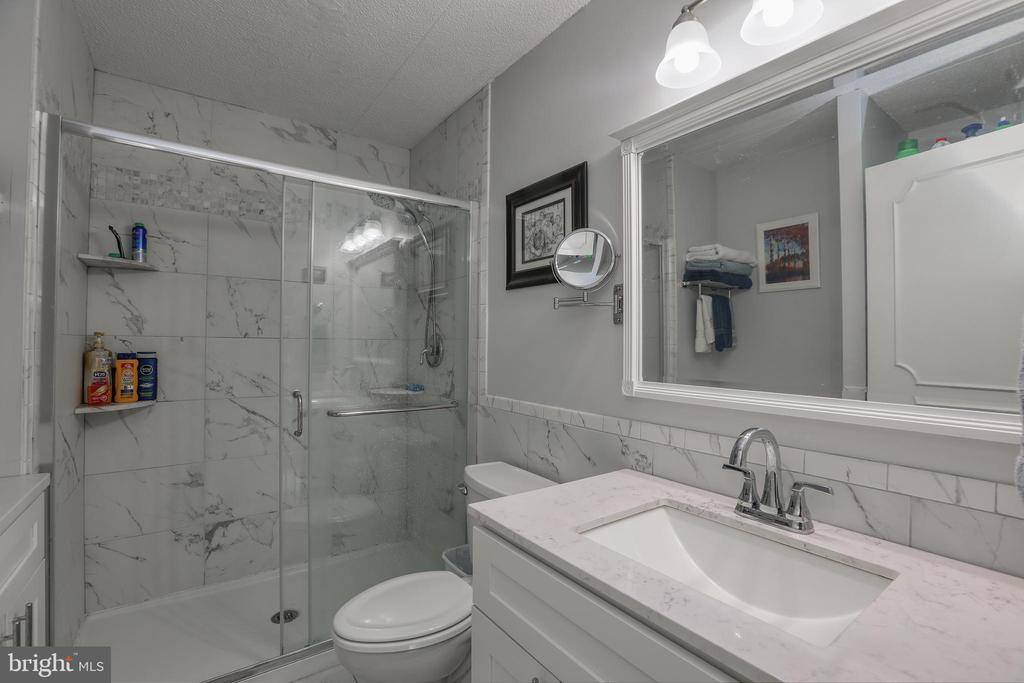 860 Lower Ferry Road, #2C, Ewing, NJ 08628