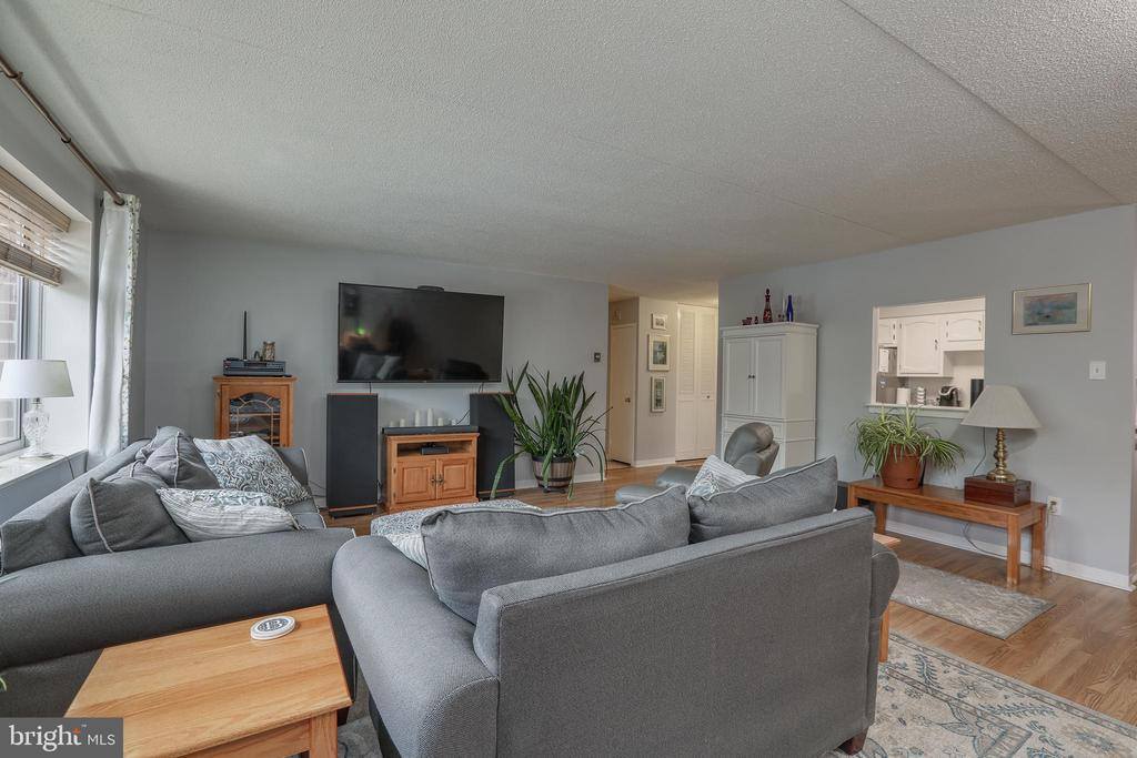 860 Lower Ferry Road, #2C, Ewing, NJ 08628