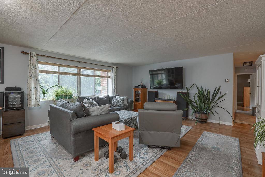 860 Lower Ferry Road, #2C, Ewing, NJ 08628